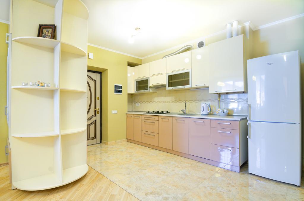 Apartment On Svobody 利沃夫 外观 照片