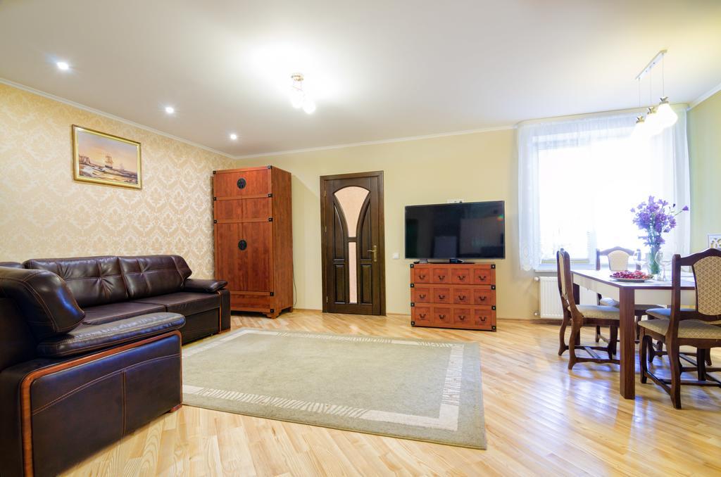Apartment On Svobody 利沃夫 外观 照片
