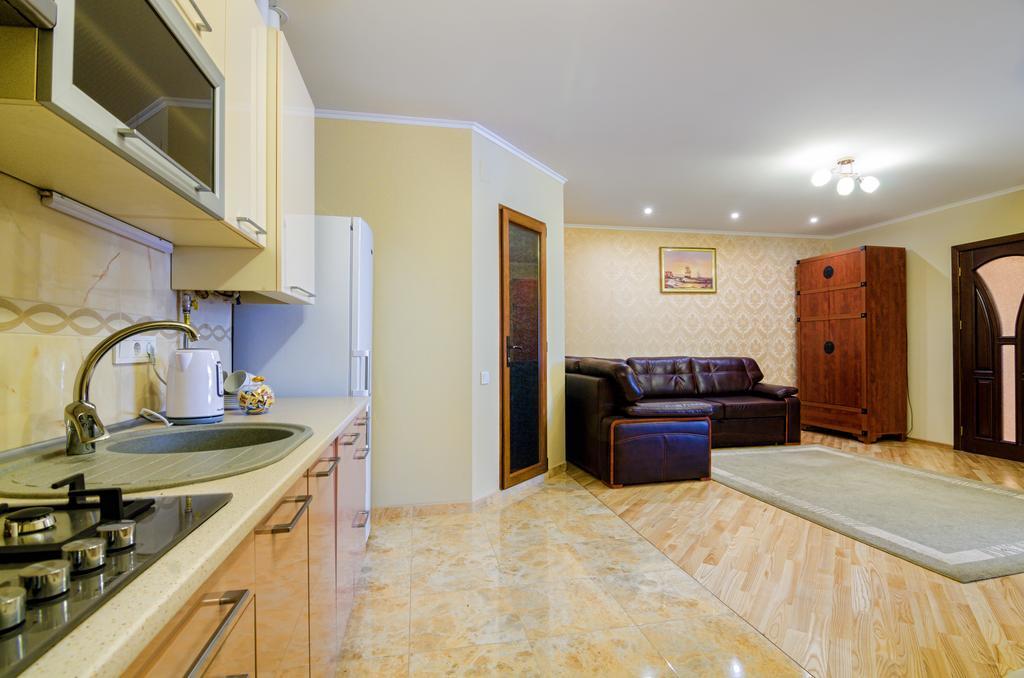 Apartment On Svobody 利沃夫 外观 照片